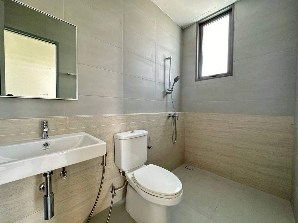 ขายทาวน์โฮมมีนบุรี-ร่มเกล้า : ทาวน์โฮมแฝด 3.5 ชั้น หลังสุดท้ายของโครงการ ติดสวนส่วนตัว  ทำเลถนนรามคำแหง  ซอย รามคำแหง 118  ใกล้เขตสะพานสูง  ทำเลเงียบสงบมากๆๆ