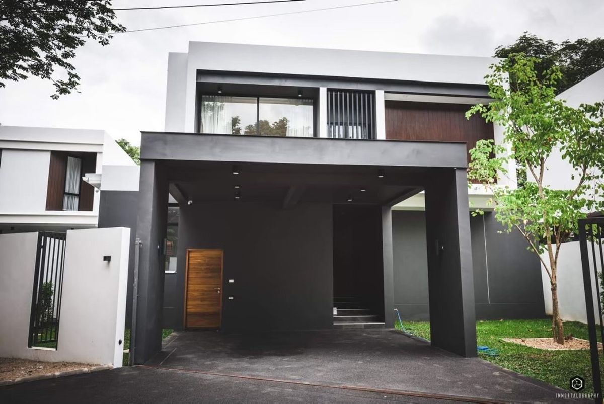 For RentChiang Mai : - Two-storey pool villa for rent with 4 bedrooms,6 toilets and 1 kitchen. 