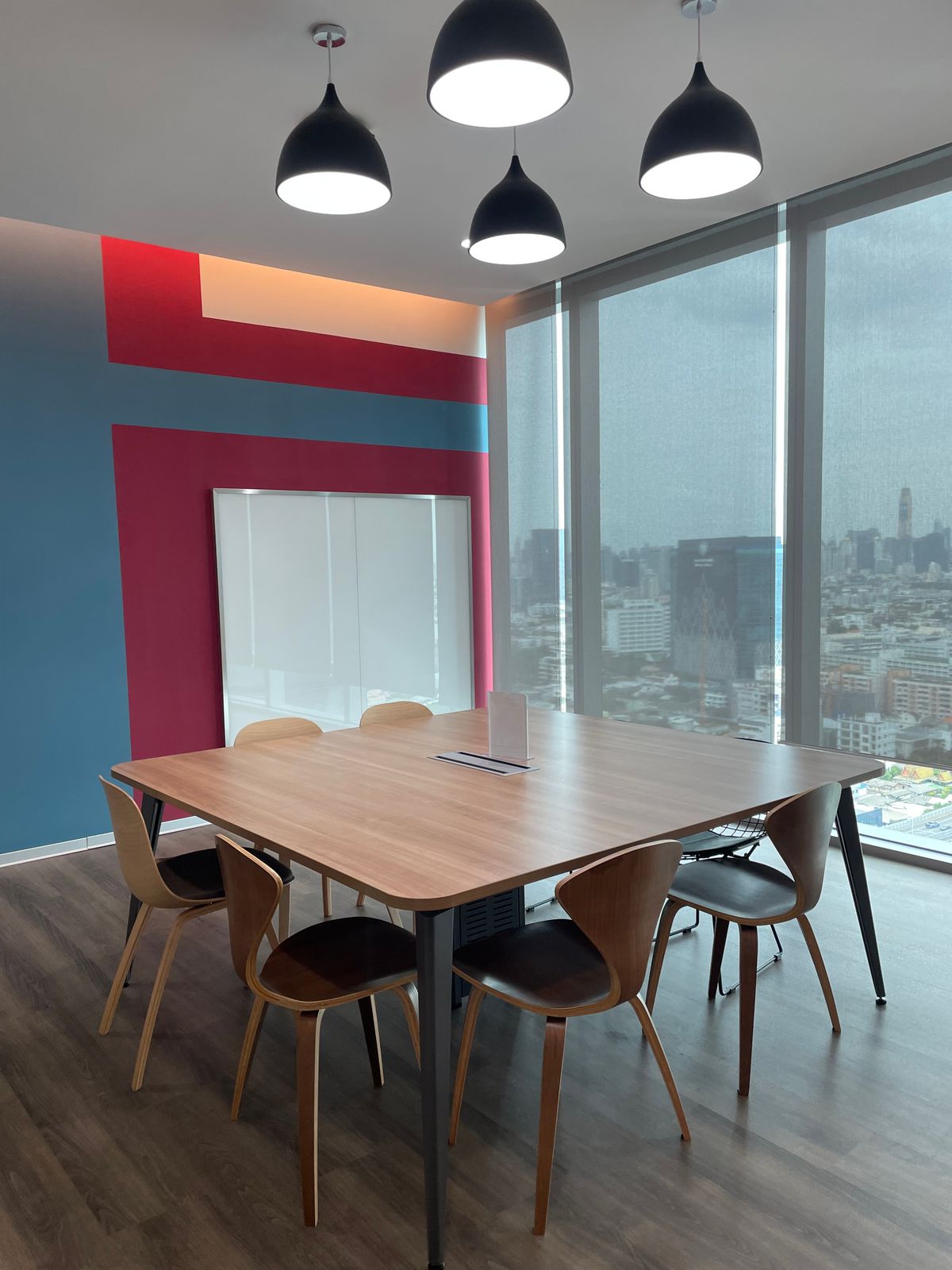 ให้เช่าสำนักงานอารีย์ อนุสาวรีย์ : ให้เช่า สำนักงาน  ใกล้ BTS อารีย์ ตกแต่งพร้อมเฟอร์นิเจอร์ เริ่ม 100 ตรม. มีหลายห้องให้เลือก 