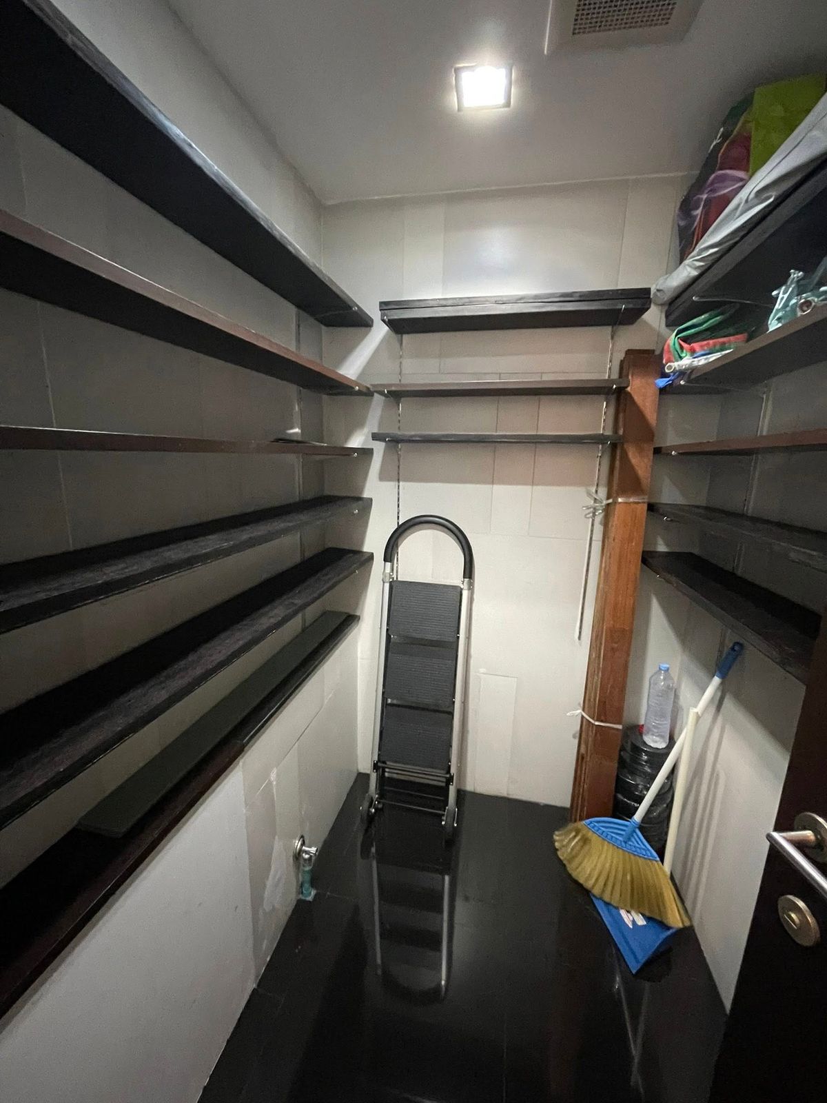 คอนโดวิทยุ ชิดลม หลังสวน : 🔹 ขายพร้อมผู้เช่าถึง มิถุนายน 2569
คอนโดหรู Amanta Lumpini รามคำแหง 2 ห้องนอน 2 ห้องน้ำ วิวพาโนรามา พร้อมสิ่งอำนวยความสะดวกครบครัน ใกล้ ONE BANGKOK เข้าอยู่ได้ทัน