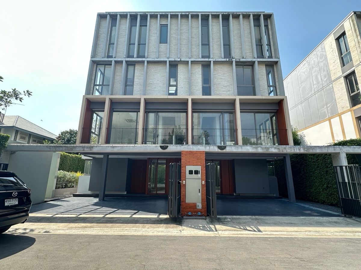 ขายทาวน์โฮมมีนบุรี-ร่มเกล้า : ทาวน์โฮมแฝด 3.5 ชั้น หลังสุดท้ายของโครงการ ติดสวนส่วนตัว  ทำเลถนนรามคำแหง  ซอย รามคำแหง 118  ใกล้เขตสะพานสูง  ทำเลเงียบสงบมากๆๆ