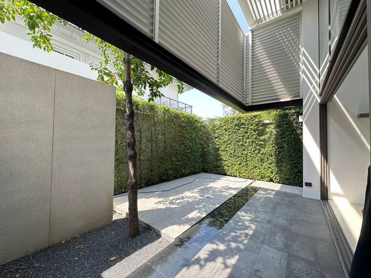 ขายทาวน์โฮมมีนบุรี-ร่มเกล้า : ทาวน์โฮมแฝด 3.5 ชั้น หลังสุดท้ายของโครงการ ติดสวนส่วนตัว  ทำเลถนนรามคำแหง  ซอย รามคำแหง 118  ใกล้เขตสะพานสูง  ทำเลเงียบสงบมากๆๆ