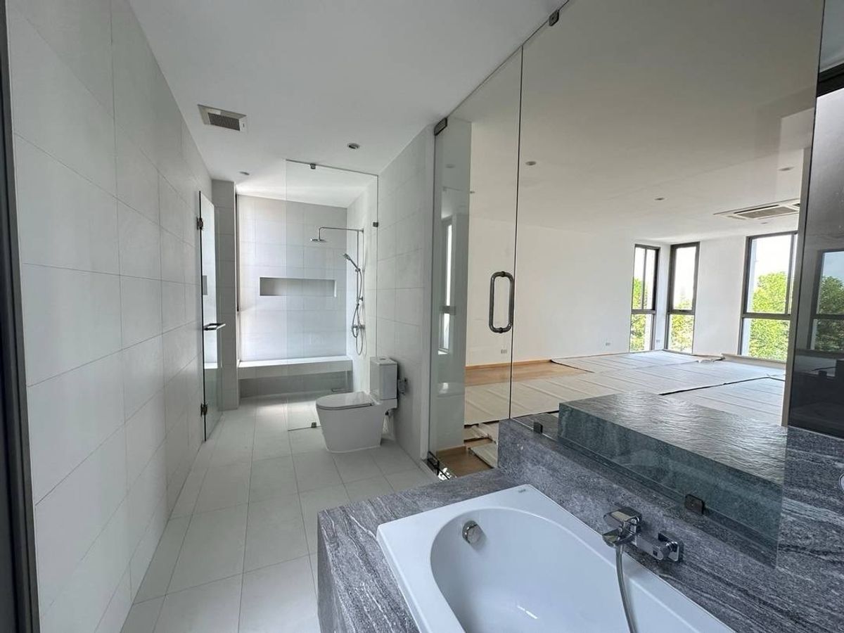 ขายทาวน์โฮมมีนบุรี-ร่มเกล้า : ทาวน์โฮมแฝด 3.5 ชั้น หลังสุดท้ายของโครงการ ติดสวนส่วนตัว  ทำเลถนนรามคำแหง  ซอย รามคำแหง 118  ใกล้เขตสะพานสูง  ทำเลเงียบสงบมากๆๆ