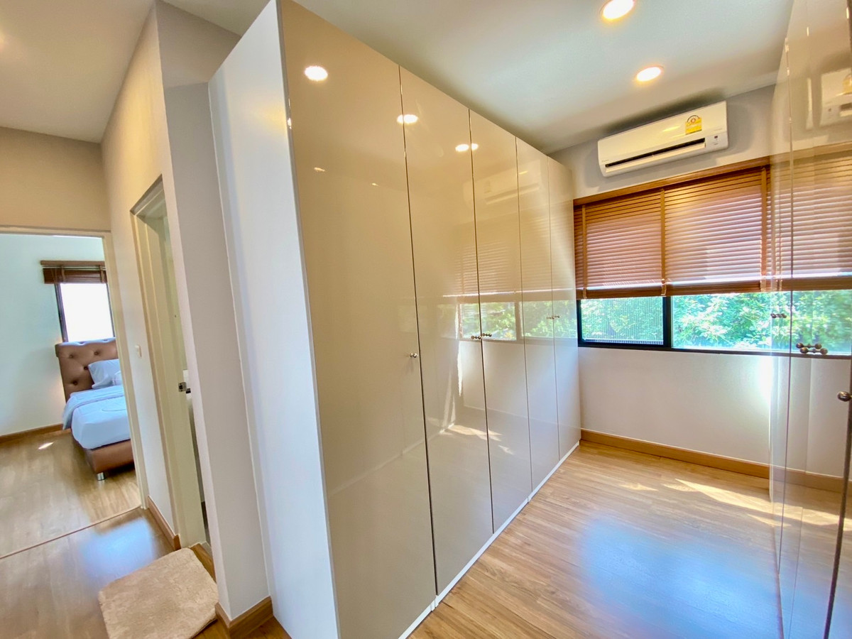 For RentHousePattanakan, Srinakarin : 🏡 For Rent: Luxury Corner House – The City Pattanakarn Phase 1 (Pet Friendly)