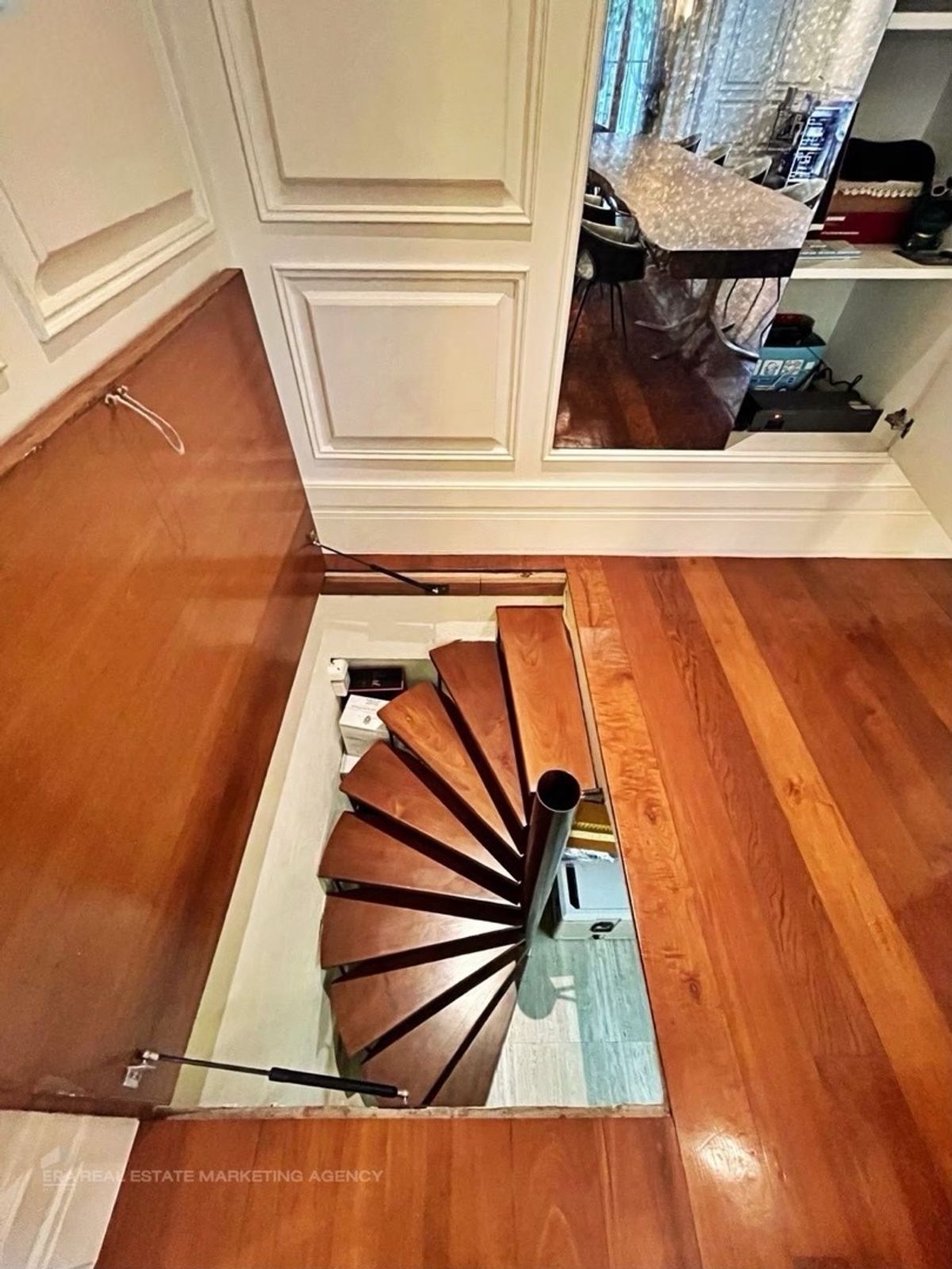 ขายบ้านแจ้งวัฒนะ เมืองทอง : บ้านหรูทำเลเมืองทองธานี  ใกล้อิมแพ็คเมืองทองธานี แจ้งวัฒนะ- ดอนเมือง รถไฟฟ้าสายสีชมพูสถานีอิมแพ็คเมืองทอง แจ้งวัฒนะ  พร้อมเฟอร์นิเจอร์ พร้อมอยู่