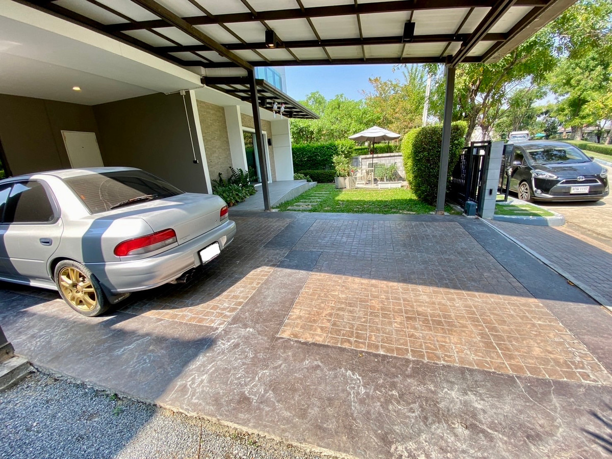 For RentHousePattanakan, Srinakarin : 🏡 For Rent: Luxury Corner House – The City Pattanakarn Phase 1 (Pet Friendly)