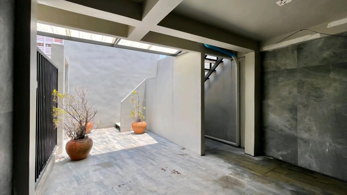 For SaleHome OfficeRatchadapisek, Huaikwang, Suttisan : For Sale: 2 Storay Single House - Home Office Soi Rung Rueng Suthisan (2 -storey detached house, home office