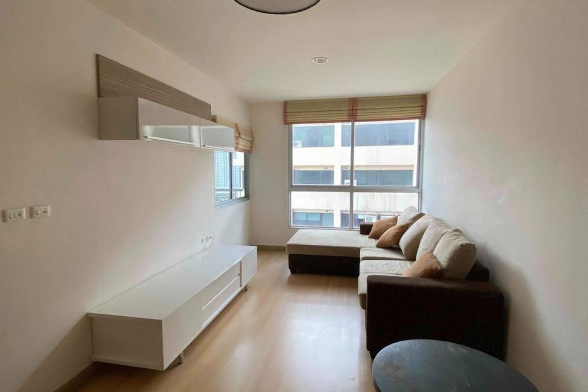For RentCondoThaphra, Talat Phlu, Wutthakat : Condo for rent Life at BTS Tha Phra [Life @ BTS THA-PhRA]. Beautiful room, good price, convenient to travel, fully furnished. Ready to move in immediately Can make an appointment to see the room
