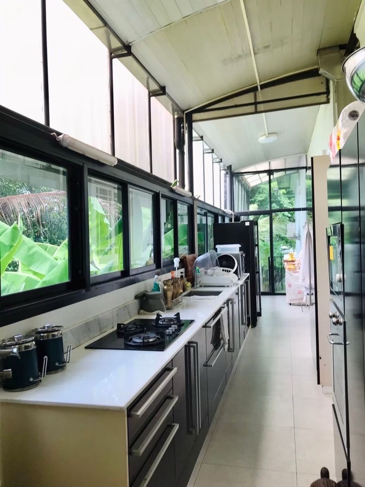 ขายบ้านแจ้งวัฒนะ เมืองทอง : บ้านหรูทำเลเมืองทองธานี  ใกล้อิมแพ็คเมืองทองธานี แจ้งวัฒนะ- ดอนเมือง รถไฟฟ้าสายสีชมพูสถานีอิมแพ็คเมืองทอง แจ้งวัฒนะ  พร้อมเฟอร์นิเจอร์ พร้อมอยู่