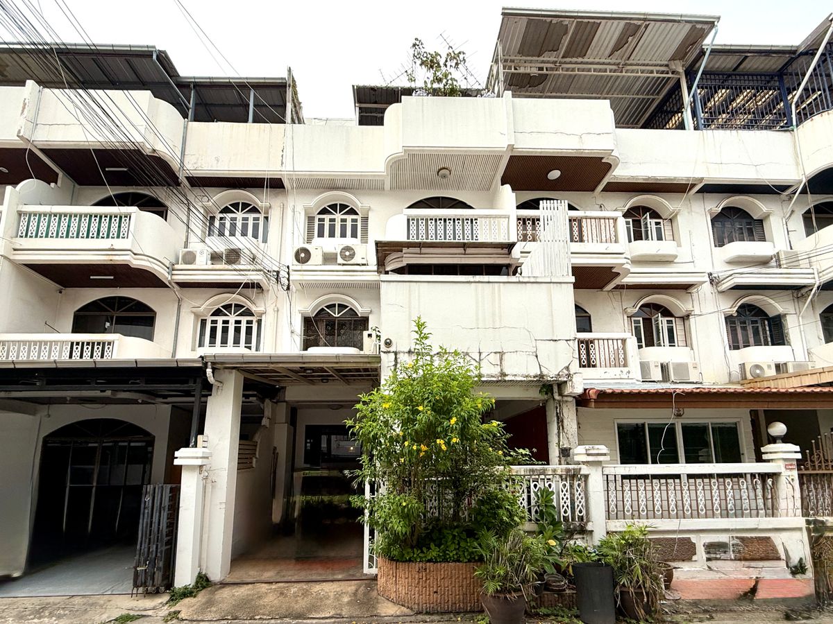 ขายทาวน์โฮมราชเทวี พญาไท : ทาวน์โฮม วิภาวดี ซอย 2 / 5 ห้องนอน (ขาย), Townhome Vibhavadi Soi 2 / 5 Bedrooms (FOR SALE) NUB791