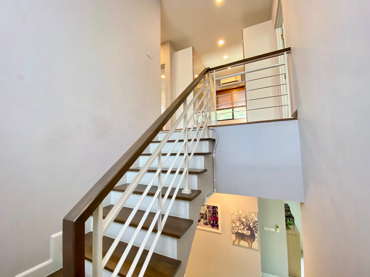 For RentHousePattanakan, Srinakarin : 🏡 For Rent: Luxury Corner House – The City Pattanakarn Phase 1 (Pet Friendly)