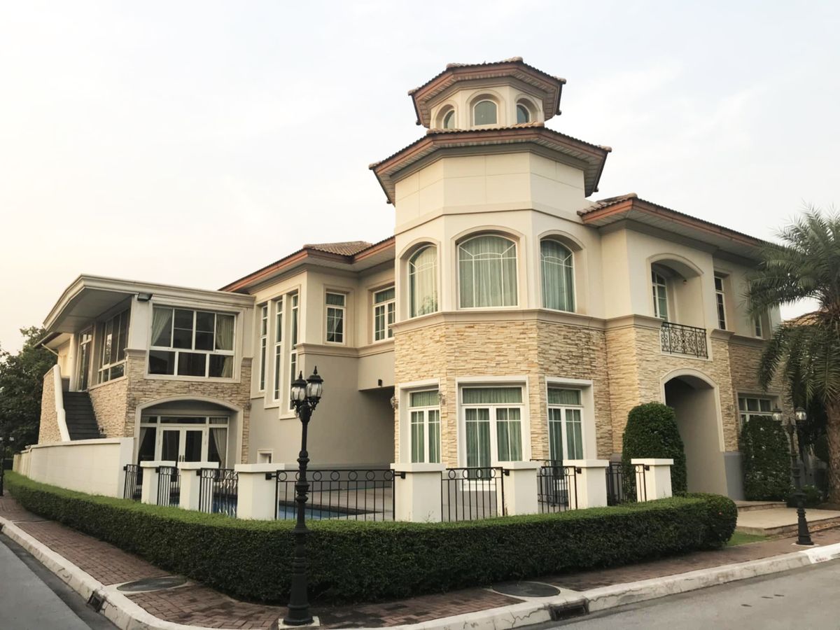 ขายบ้านเลียบทางด่วนรามอินทรา : ขายคฤหาสน์สุดหรู Crystal Park เลียบด่วนเอกมัย-รามอินทรา (ติดถนนใหญ่ ใกล้ Central Festival EastVille) 178 ตร.ว. 600 ตร.ม. 5 นอน 6 น้ำ ทิวทัศน์งดงาม ใจกลางเมือง