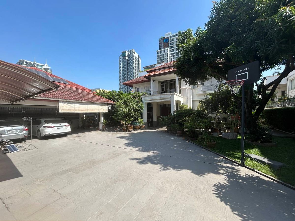 ขายบ้านสุขุมวิท อโศก ทองหล่อ : 🏡🌟บ้านเดี่ยวเกือบครึ่งไร่ ที่เดินไป BTS เอกมัยได้ ซอยสุขุมวิท 40-42