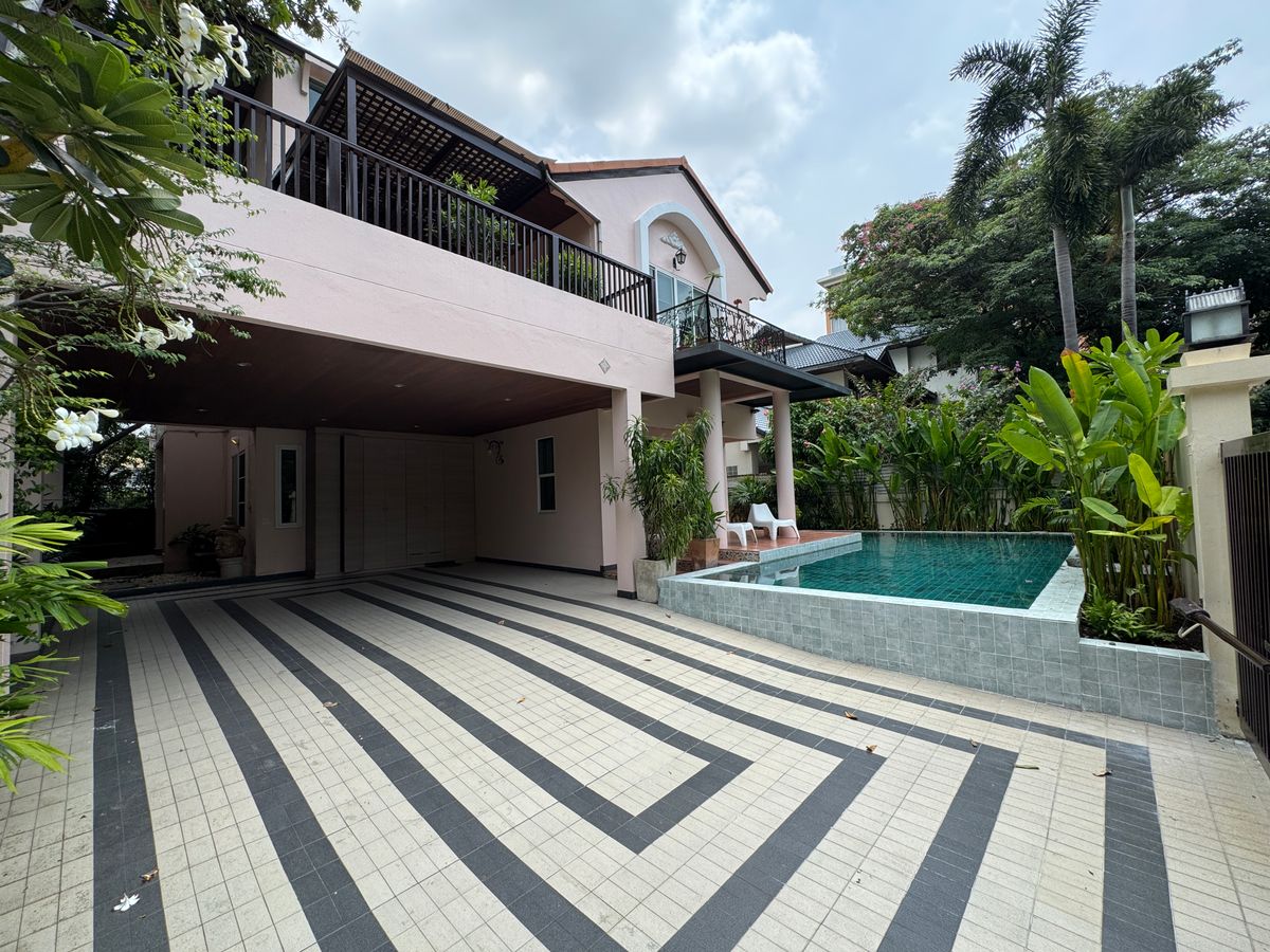 For RentHouseSukhumvit, Asoke, Thonglor : ✨ Stylish 4-bedroom home with a private pool for rent near BTS Phrom Phong. Nestled in a secure and serene village, offering a modern and inviting atmosphere. Move-in ready!
