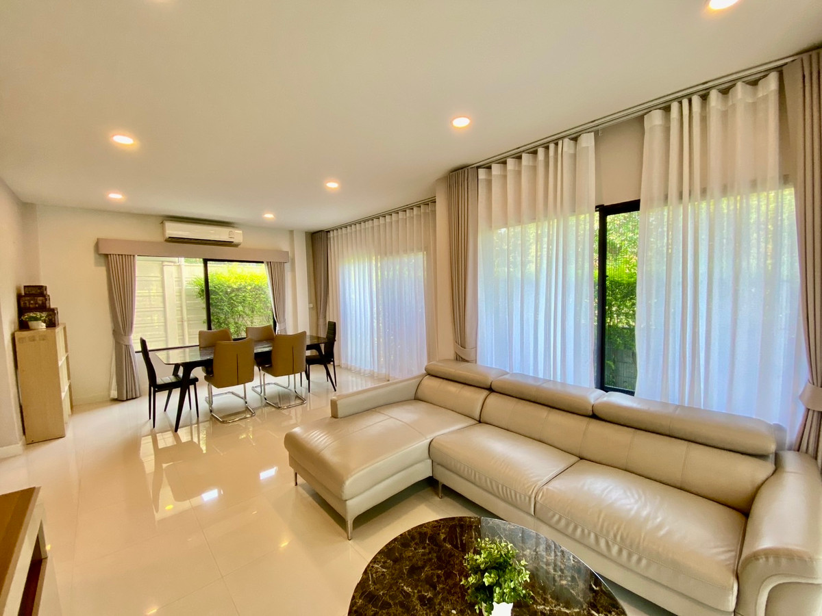 For RentHousePattanakan, Srinakarin : 🏡 For Rent: Luxury Corner House – The City Pattanakarn Phase 1 (Pet Friendly)