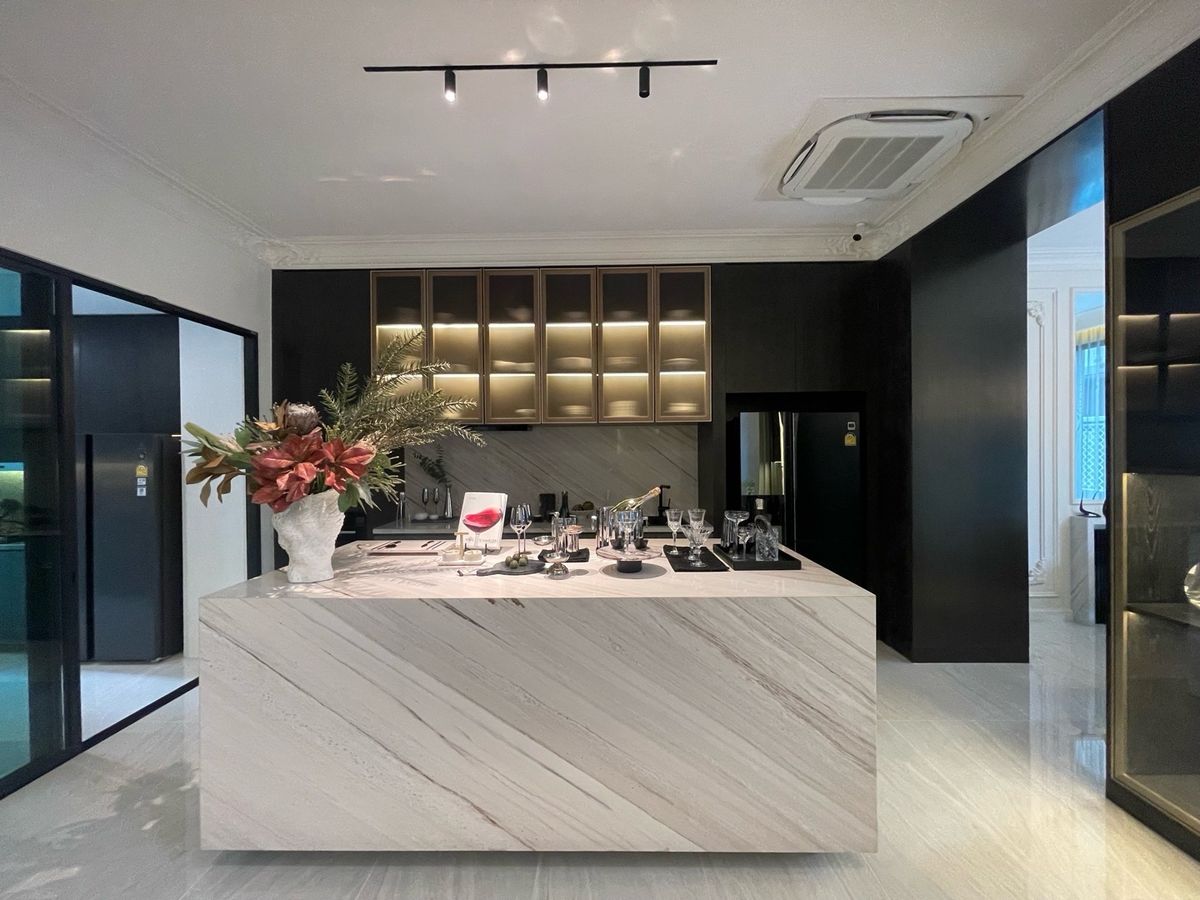 ขายบ้านเลียบทางด่วนรามอินทรา : 📢👇บ้านหรู 3 ชั้น พร้อมลิฟท์และสระว่ายน้ำส่วนตัว สงบ เงียบ เดินทางสะดวกใกล้จุดขึ้นลงทางด่วน (ภาพบ้านตัวอย่าง)