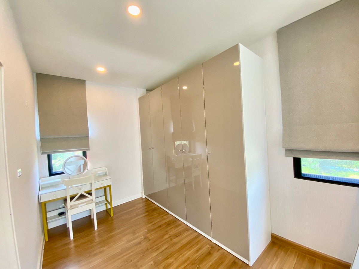 For RentHousePattanakan, Srinakarin : 🏡 For Rent: Luxury Corner House – The City Pattanakarn Phase 1 (Pet Friendly)