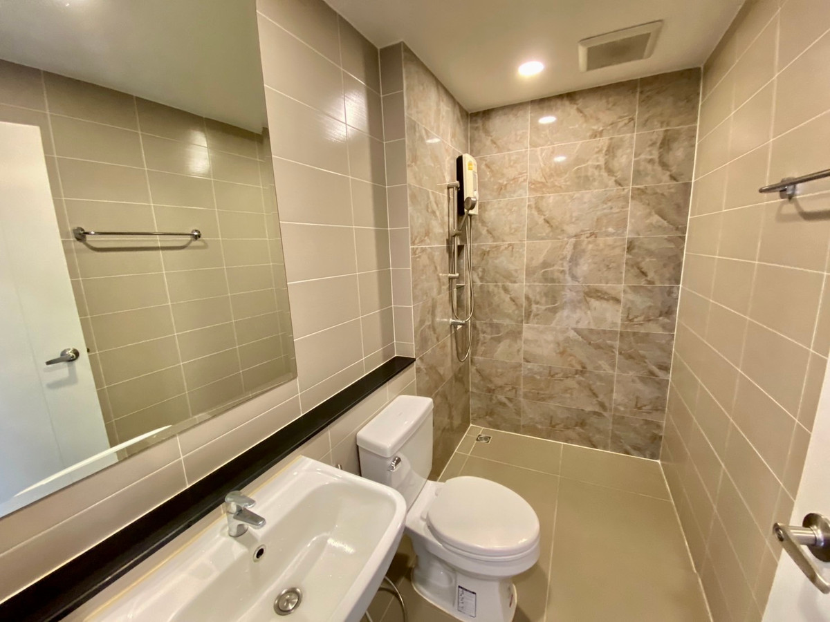 For RentHousePattanakan, Srinakarin : 🏡 For Rent: Luxury Corner House – The City Pattanakarn Phase 1 (Pet Friendly)