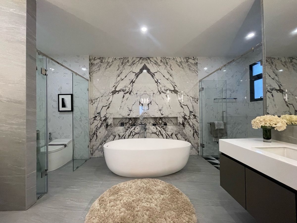 ขายบ้านเลียบทางด่วนรามอินทรา : 📢👇บ้านหรู 3 ชั้น พร้อมลิฟท์และสระว่ายน้ำส่วนตัว สงบ เงียบ เดินทางสะดวกใกล้จุดขึ้นลงทางด่วน (ภาพบ้านตัวอย่าง)