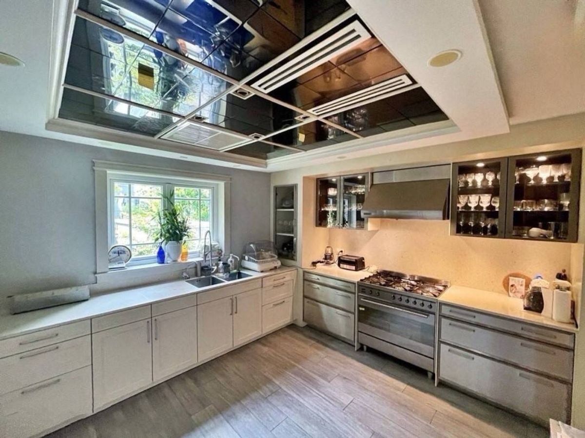 ขายบ้านแจ้งวัฒนะ เมืองทอง : บ้านหรูทำเลเมืองทองธานี  ใกล้อิมแพ็คเมืองทองธานี แจ้งวัฒนะ- ดอนเมือง รถไฟฟ้าสายสีชมพูสถานีอิมแพ็คเมืองทอง แจ้งวัฒนะ  พร้อมเฟอร์นิเจอร์ พร้อมอยู่