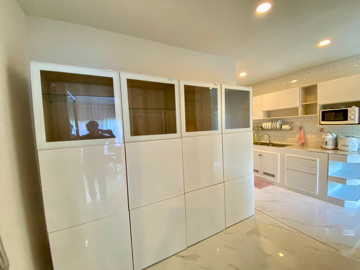 For RentHousePattanakan, Srinakarin : 🏡 For Rent: Luxury Corner House – The City Pattanakarn Phase 1 (Pet Friendly)