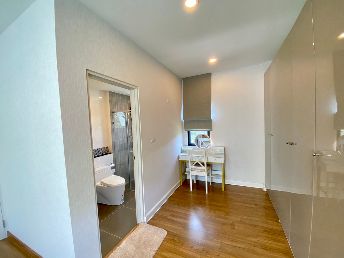 For RentHousePattanakan, Srinakarin : 🏡 For Rent: Luxury Corner House – The City Pattanakarn Phase 1 (Pet Friendly)