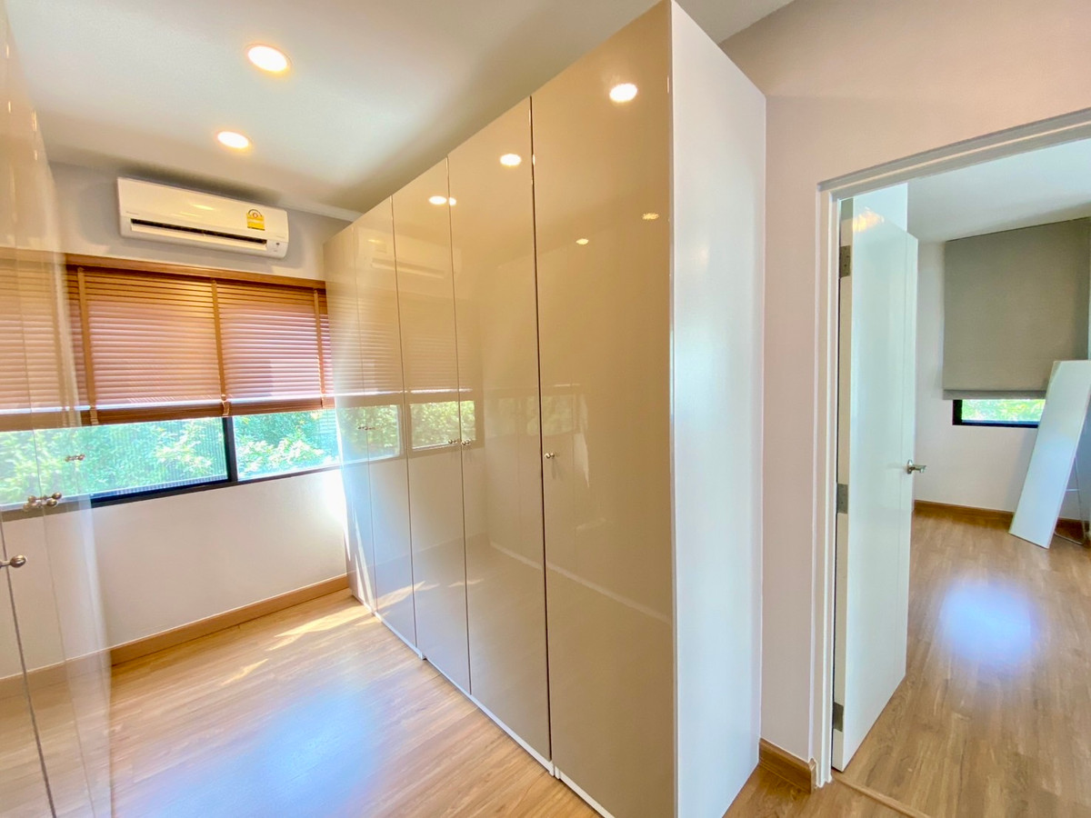 For RentHousePattanakan, Srinakarin : 🏡 For Rent: Luxury Corner House – The City Pattanakarn Phase 1 (Pet Friendly)