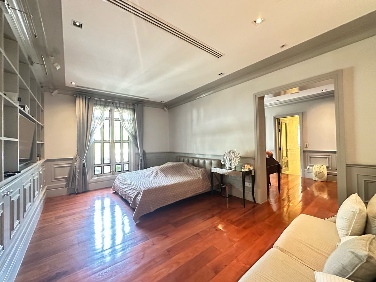 ขายบ้านแจ้งวัฒนะ เมืองทอง : บ้านหรูทำเลเมืองทองธานี  ใกล้อิมแพ็คเมืองทองธานี แจ้งวัฒนะ- ดอนเมือง รถไฟฟ้าสายสีชมพูสถานีอิมแพ็คเมืองทอง แจ้งวัฒนะ  พร้อมเฟอร์นิเจอร์ พร้อมอยู่