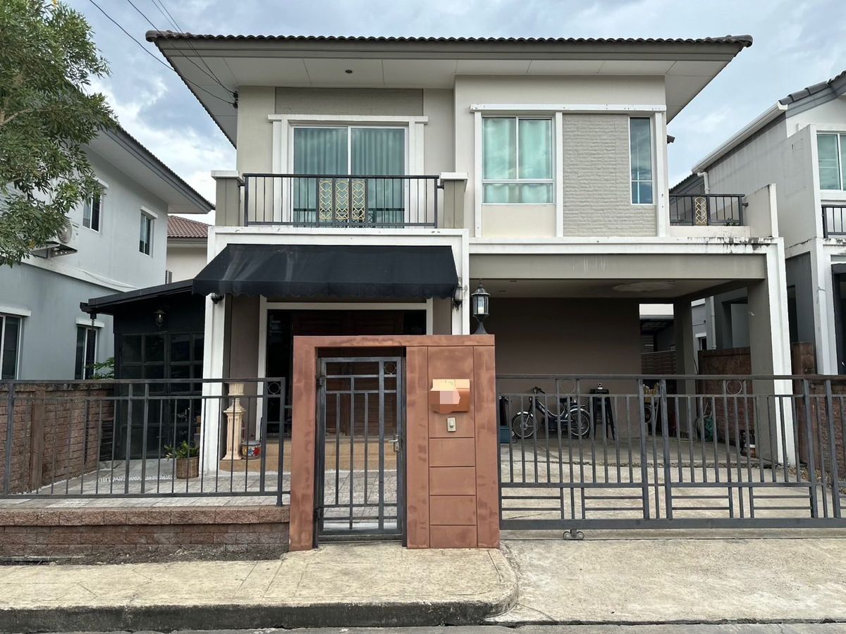 ให้เช่าบ้านพัฒนาการ ศรีนครินทร์ : ให้เช่าบ้านเดี่ยว 2 ชั้น ปรับปรุงใหม่ เฟอร์นิเจอร์ครบ พร้อมอยู่ โครงการ Passorn Prestique Luxe พัฒนาการ 44 บ้านยังไม่เคยปล่อยเช่า มีเฟอร์นิเจอร์บิวท์อินและเครื่องใช้ไฟฟ้าครบชุด