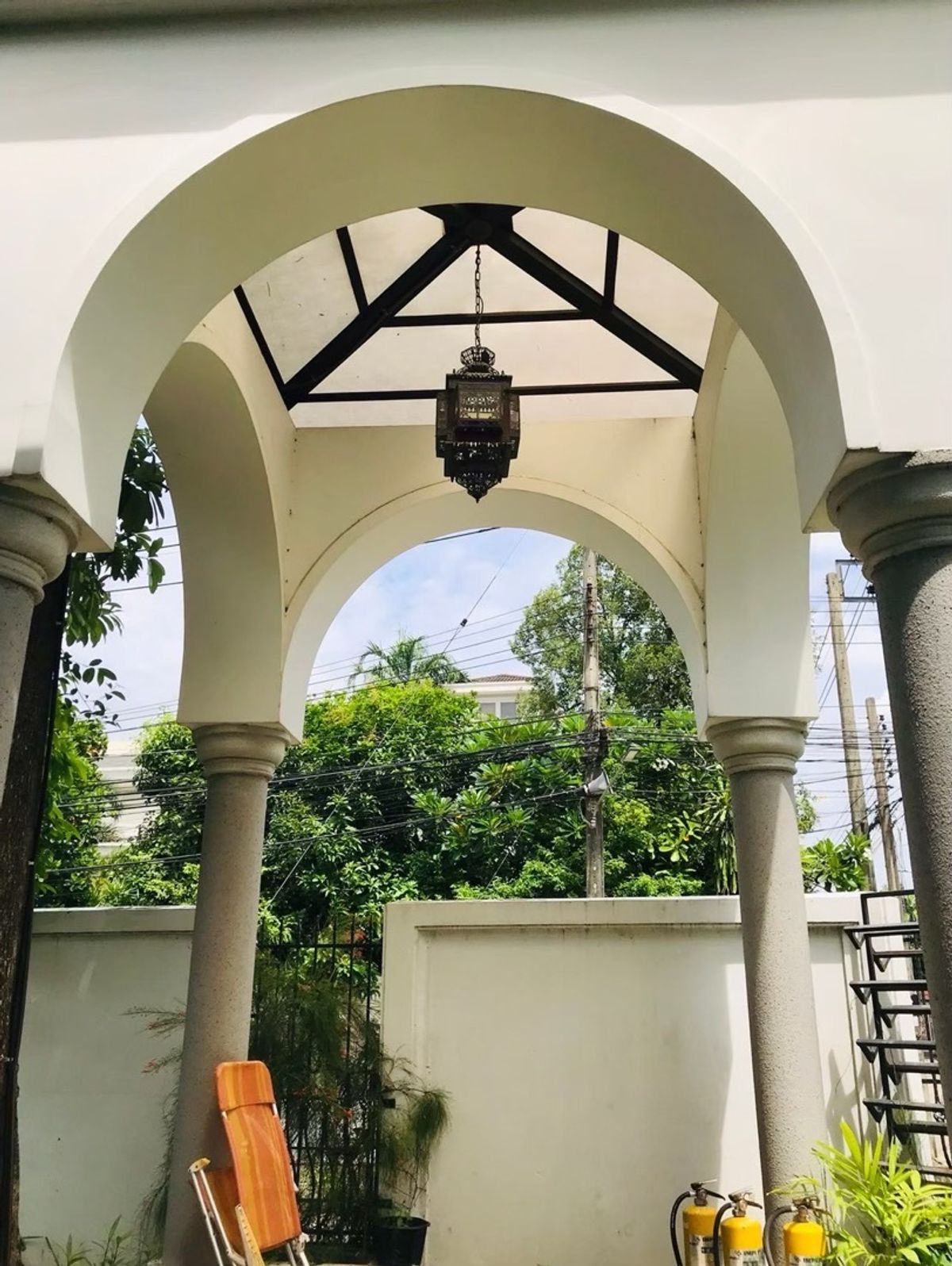 ขายบ้านแจ้งวัฒนะ เมืองทอง : บ้านหรูทำเลเมืองทองธานี  ใกล้อิมแพ็คเมืองทองธานี แจ้งวัฒนะ- ดอนเมือง รถไฟฟ้าสายสีชมพูสถานีอิมแพ็คเมืองทอง แจ้งวัฒนะ  พร้อมเฟอร์นิเจอร์ พร้อมอยู่