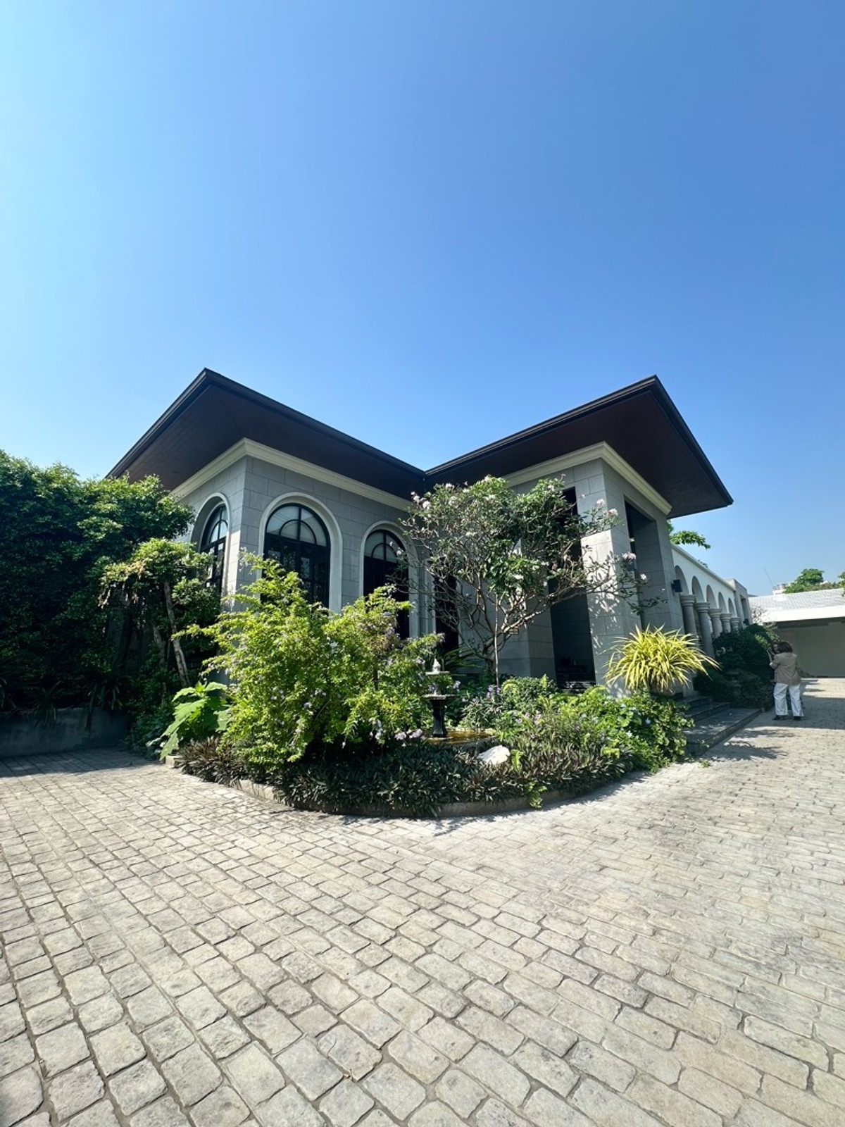 ขายบ้านแจ้งวัฒนะ เมืองทอง : บ้านหรูทำเลเมืองทองธานี  ใกล้อิมแพ็คเมืองทองธานี แจ้งวัฒนะ- ดอนเมือง รถไฟฟ้าสายสีชมพูสถานีอิมแพ็คเมืองทอง แจ้งวัฒนะ  พร้อมเฟอร์นิเจอร์ พร้อมอยู่