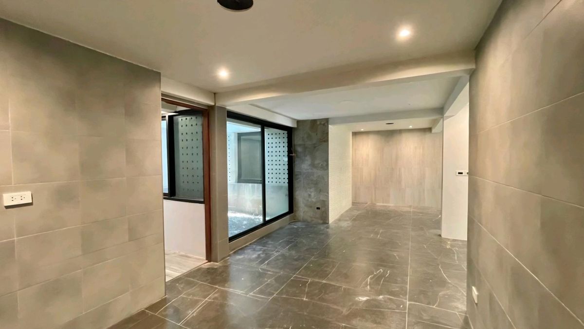 For SaleHome OfficeRatchadapisek, Huaikwang, Suttisan : For Sale: 2 Storay Single House - Home Office Soi Rung Rueng Suthisan (2 -storey detached house, home office