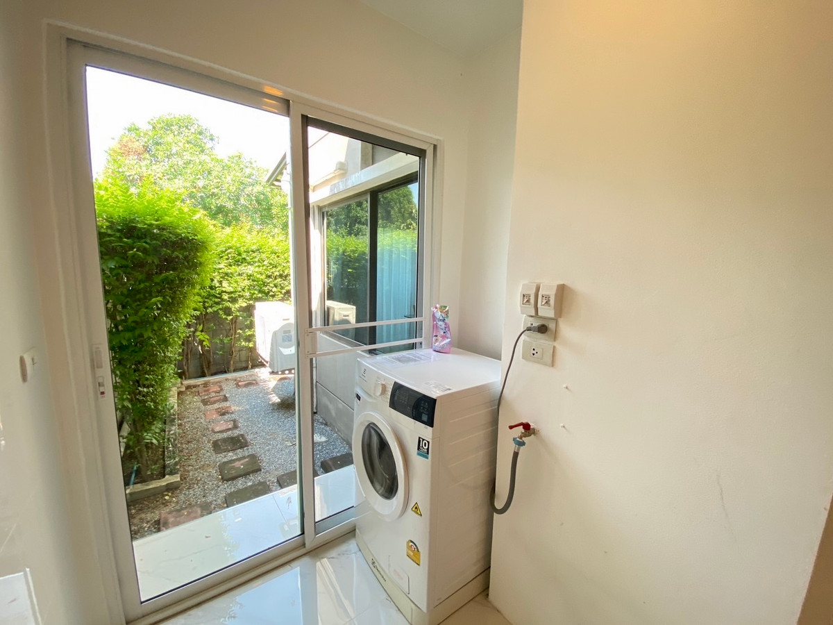 For RentHousePattanakan, Srinakarin : 🏡 For Rent: Luxury Corner House – The City Pattanakarn Phase 1 (Pet Friendly)