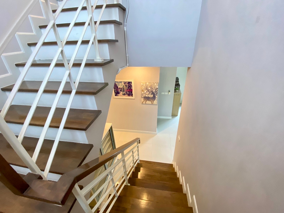 For RentHousePattanakan, Srinakarin : 🏡 For Rent: Luxury Corner House – The City Pattanakarn Phase 1 (Pet Friendly)