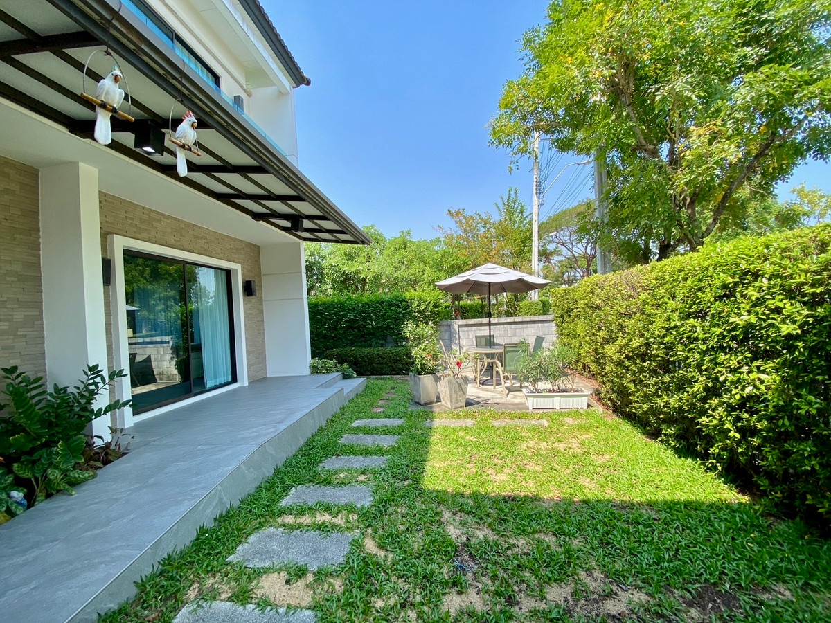 For RentHousePattanakan, Srinakarin : 🏡 For Rent: Luxury Corner House – The City Pattanakarn Phase 1 (Pet Friendly)