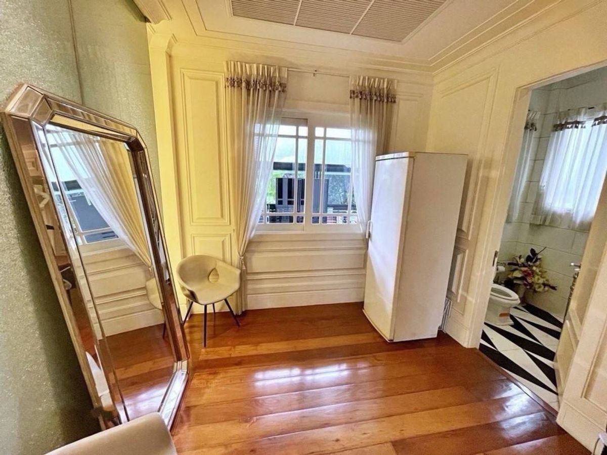 ขายบ้านแจ้งวัฒนะ เมืองทอง : บ้านหรูทำเลเมืองทองธานี  ใกล้อิมแพ็คเมืองทองธานี แจ้งวัฒนะ- ดอนเมือง รถไฟฟ้าสายสีชมพูสถานีอิมแพ็คเมืองทอง แจ้งวัฒนะ  พร้อมเฟอร์นิเจอร์ พร้อมอยู่