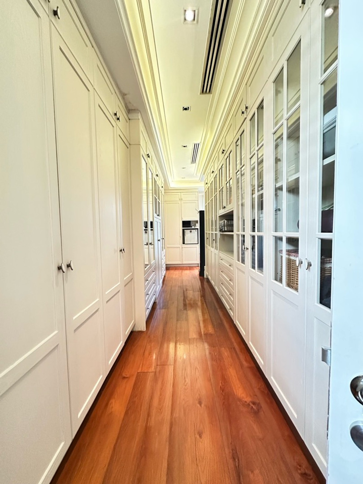 ขายบ้านแจ้งวัฒนะ เมืองทอง : บ้านหรูทำเลเมืองทองธานี  ใกล้อิมแพ็คเมืองทองธานี แจ้งวัฒนะ- ดอนเมือง รถไฟฟ้าสายสีชมพูสถานีอิมแพ็คเมืองทอง แจ้งวัฒนะ  พร้อมเฟอร์นิเจอร์ พร้อมอยู่