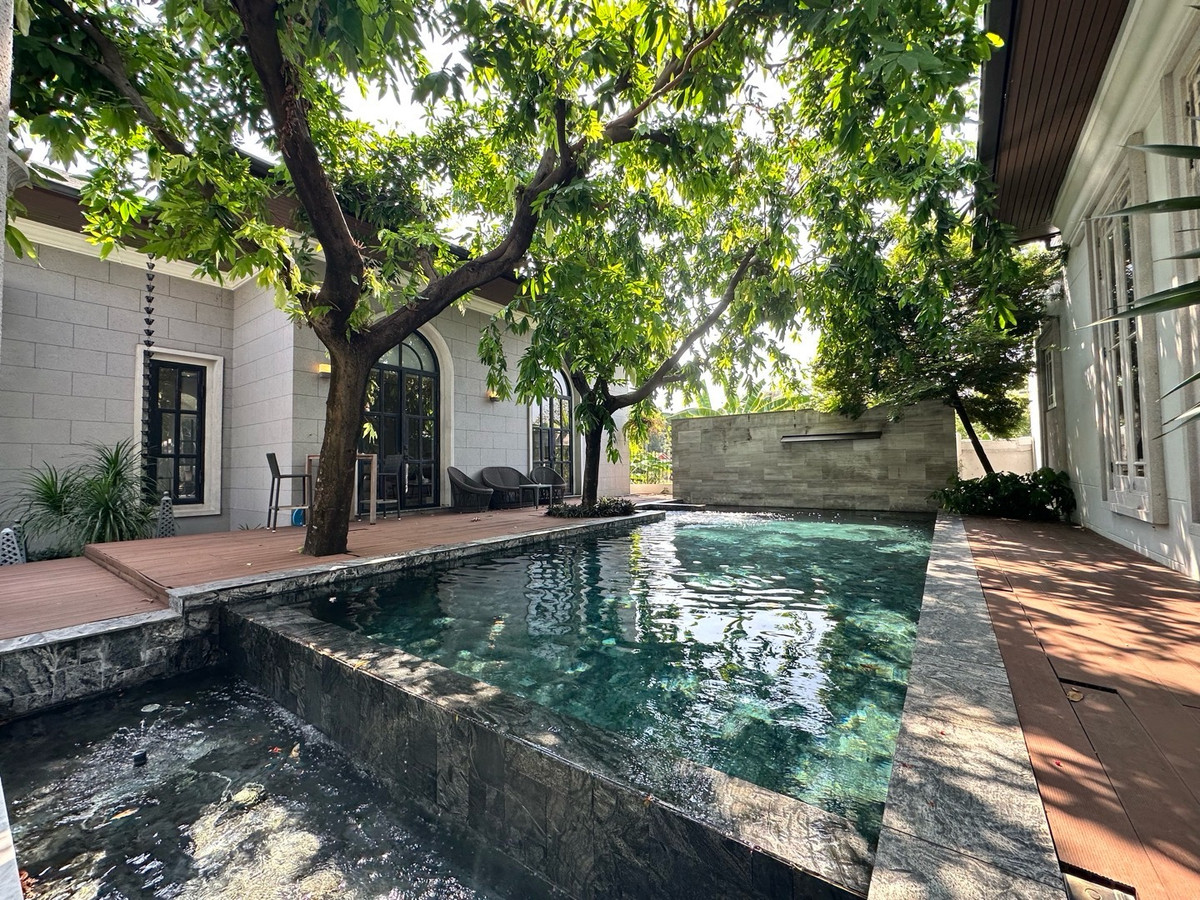 ขายบ้านแจ้งวัฒนะ เมืองทอง : บ้านหรูทำเลเมืองทองธานี  ใกล้อิมแพ็คเมืองทองธานี แจ้งวัฒนะ- ดอนเมือง รถไฟฟ้าสายสีชมพูสถานีอิมแพ็คเมืองทอง แจ้งวัฒนะ  พร้อมเฟอร์นิเจอร์ พร้อมอยู่