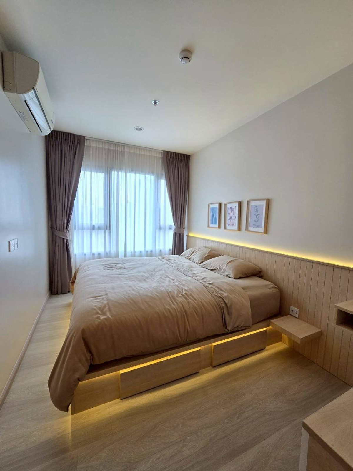 ให้เช่าคอนโดพระราม 9 เพชรบุรีตัดใหม่ RCA : ติด BTS พอร์ตลิงค์ไลน์ สถานีมักกะสัน เพียง 20 ม. และ MRT เพชรบุรี ประมาณ 130 ม. เดินทางสะดวกมากๆ