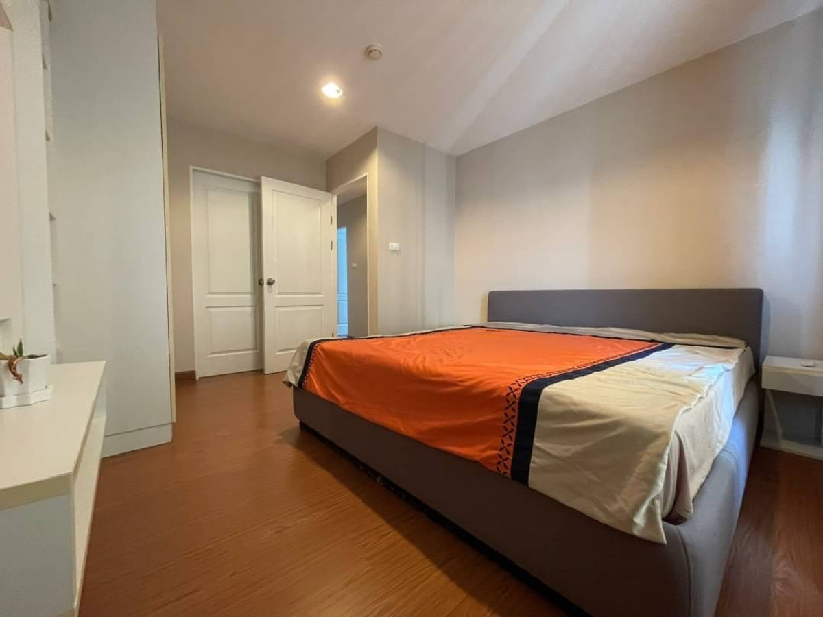 For RentCondoRama9, Petchburi, RCA : For Rent 3 Bedroom 2 Bathroom 105 SQ.M Fully Furniture Ready to Move in