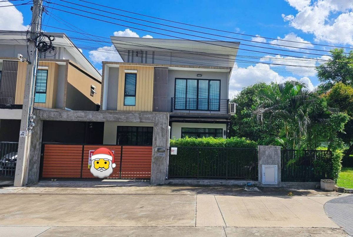 บ้านวิภาวดี ดอนเมือง หลักสี่ : 🏡 บ้านทำเลทอง ใกล้สนามบินดอนเมือง – รร. Harrow เพียง 2.6 กม. 🚆 เดินแค่ 200 เมตรถึง BTS สายสีแดง “สถานีดอนเมือง” ✨ บ้าน 2 ชั้น สวยพร้อมอยู่ หน้าสวน – วิวสีเขียว 270°