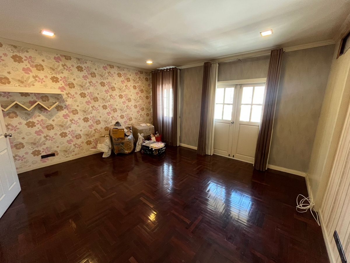 For SaleTownhomeLadprao101, Happy Land, The Mall Bang Kapi : 🏡 House for sale, 3 -story townhome ready to stay | Saran Pruk Village, Lat Phrao 130 - Ramkhamhaeng 81 ✨ Special price only 4,590,000 baht (this market price, this size of this size is not available!)