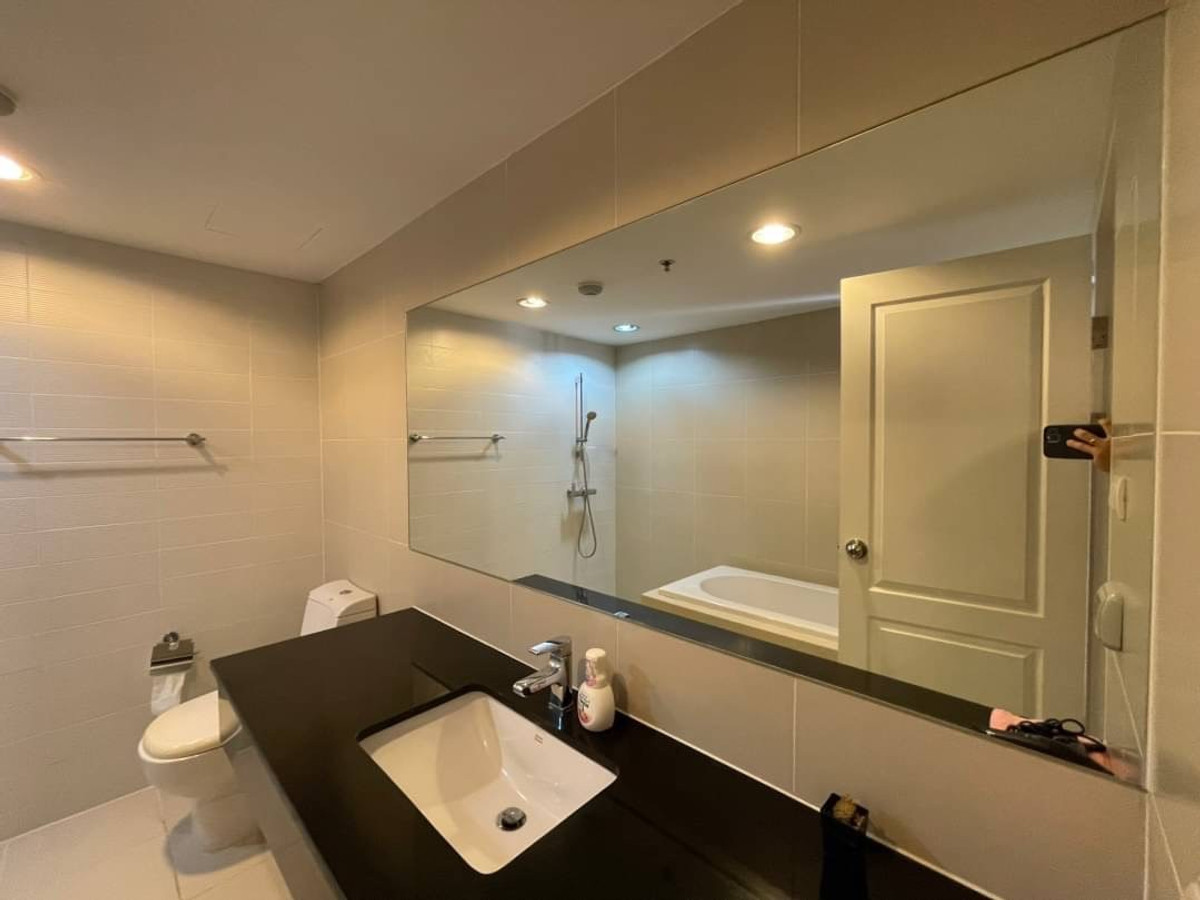 For RentCondoRama9, Petchburi, RCA : For Rent 3 Bedroom 2 Bathroom 105 SQ.M Fully Furniture Ready to Move in