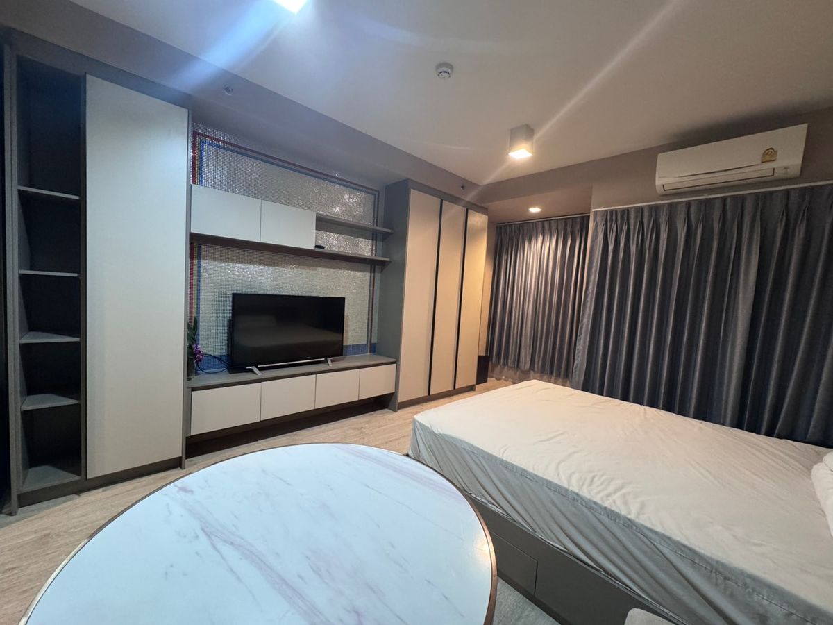ให้เช่าคอนโดวงเวียนใหญ่ เจริญนคร : Ideo Sathorn Wongwianyai คอนโดติด bts วงเวียนใหญ่ ห้องสวย พร้อมให้เช่า สอบถาม นัดชมได้ครับ