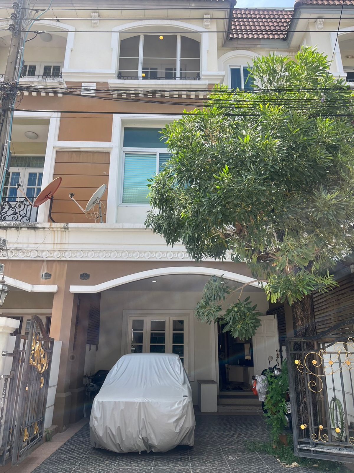ขายทาวน์โฮมเสรีไทย-นิด้า : 🏡 ขายบ้านทาวน์โฮม 3 ชั้น พร้อมอยู่ | หมู่บ้านสราญพฤกษ์ ลาดพร้าว 130 – รามคำแหง 81 ✨ ราคาพิเศษเพียง 4,590,000 บาท (ราคาตลาดโซนนี้บ้านไซส์นี้หาไม่ได้แล้ว!)