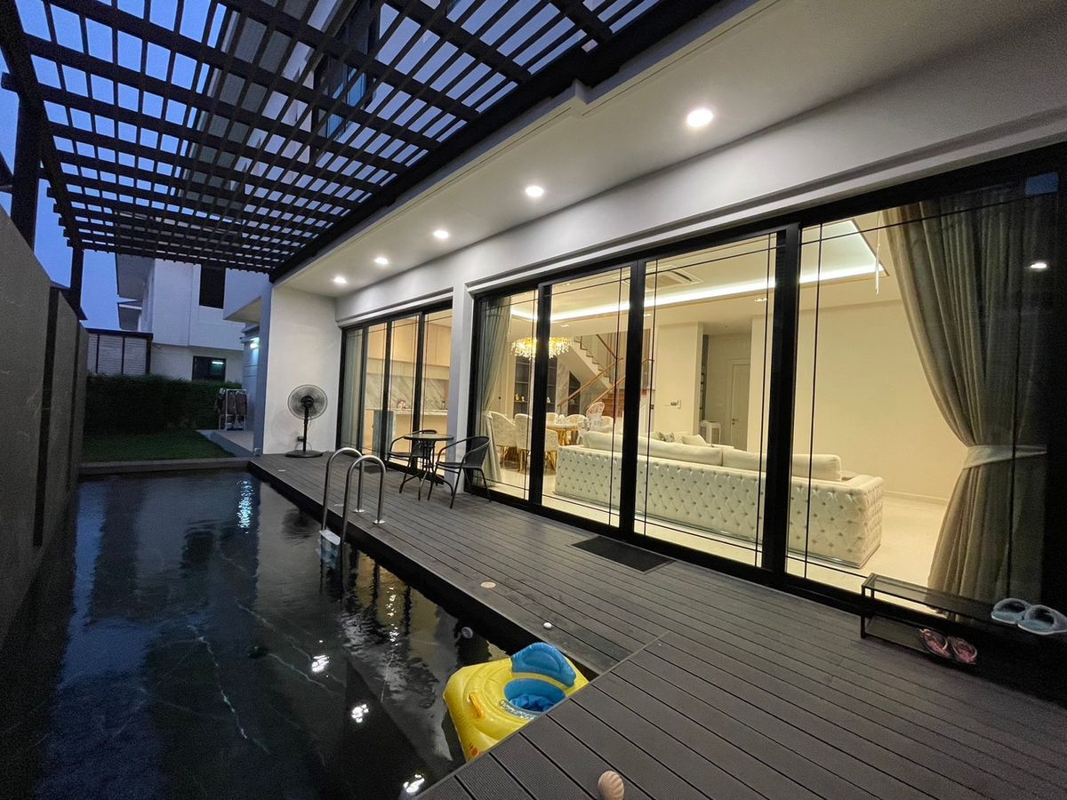 For RentHouseEakachai, Bang Bon : The Pavilla Bang Bon 3, a large luxury single house with free swimming pool, Fully Furnished, Ready to Move in