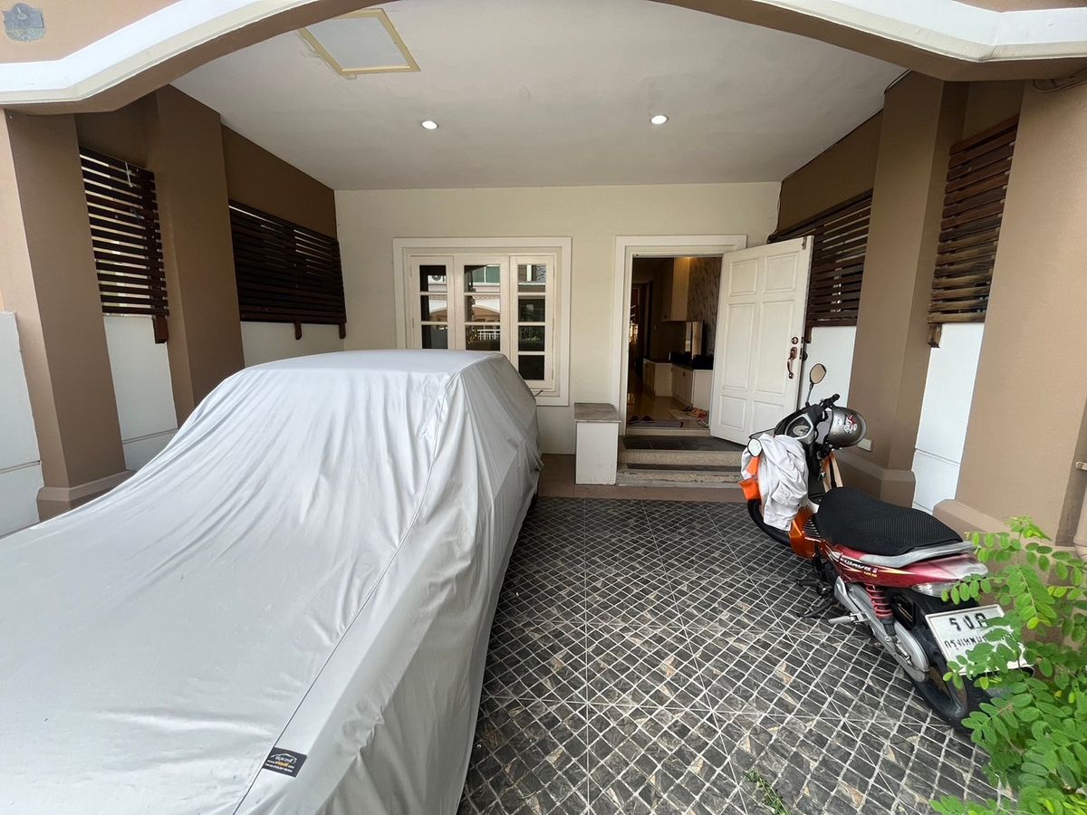 For SaleTownhomeLadprao101, Happy Land, The Mall Bang Kapi : 🏡 House for sale, 3 -story townhome ready to stay | Saran Pruk Village, Lat Phrao 130 - Ramkhamhaeng 81 ✨ Special price only 4,590,000 baht (this market price, this size of this size is not available!)