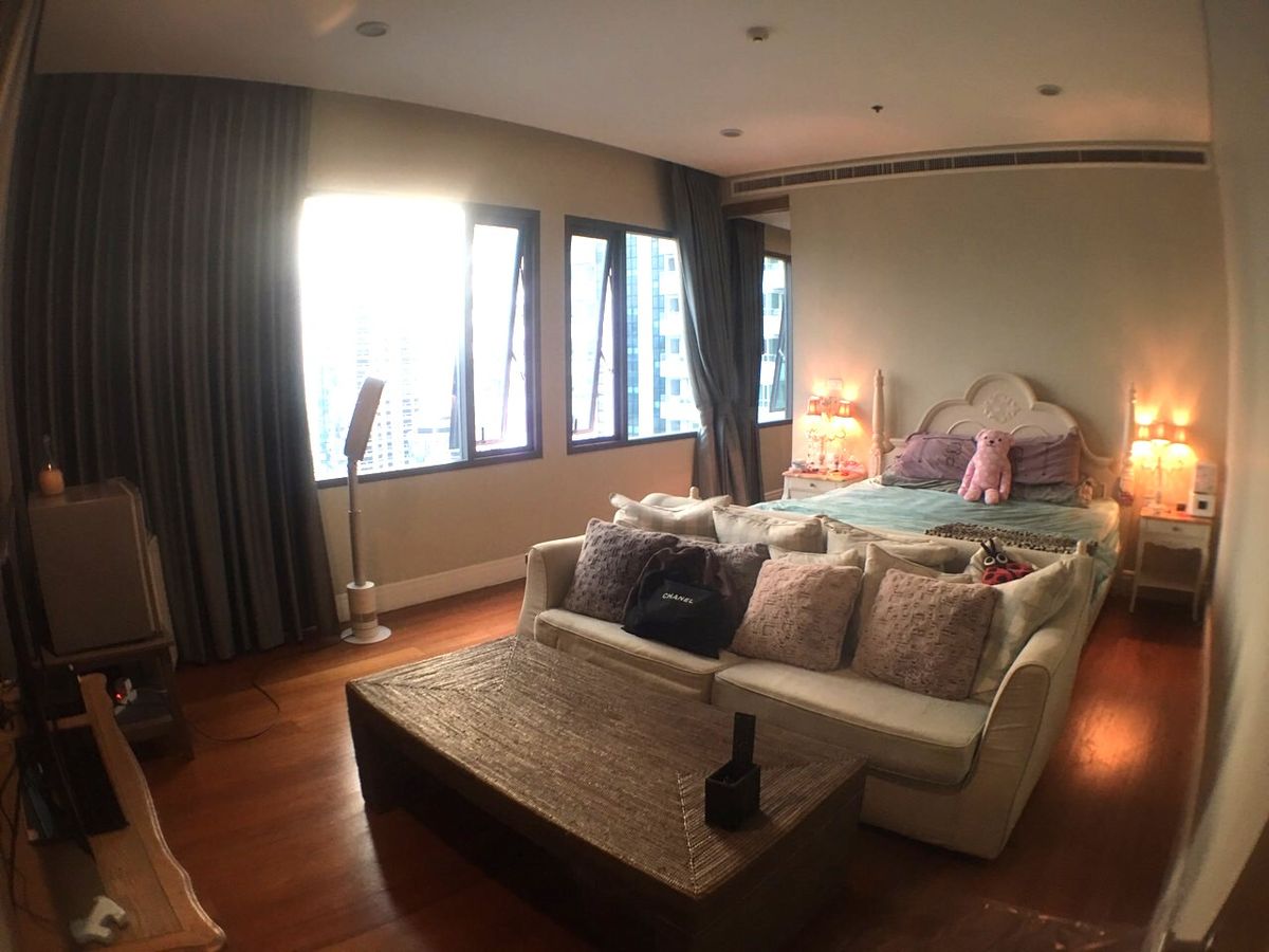 ขายคอนโดสุขุมวิท อโศก ทองหล่อ : ✨ ขายพร้อมผู้เช่า ถึง สิงหาคม 2569
คอนโดหรูดูเพล็กซ์ Bright Sukhumvit 24 – 3 ห้องนอน พร้อมวิวเมืองสวยงาม เฟอร์นิเจอร์ครบครัน ใจกลางสุขุมวิท ใกล้ BTS พร้อมพงษ์ เหมาะสำหรับครอบครัว