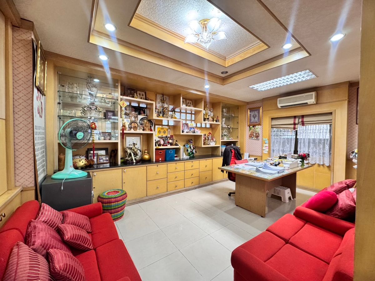 ขายบ้านโชคชัย4 ลาดพร้าว71 : ขายบ้านเดี่ยว 2 ชั้น ในหมู่บ้านรัชดา1 (ซอยลาดพร้าว 80 แยก 24) ใกล้เซ็นทรัลอีสต์วิลล์ (N.1770)