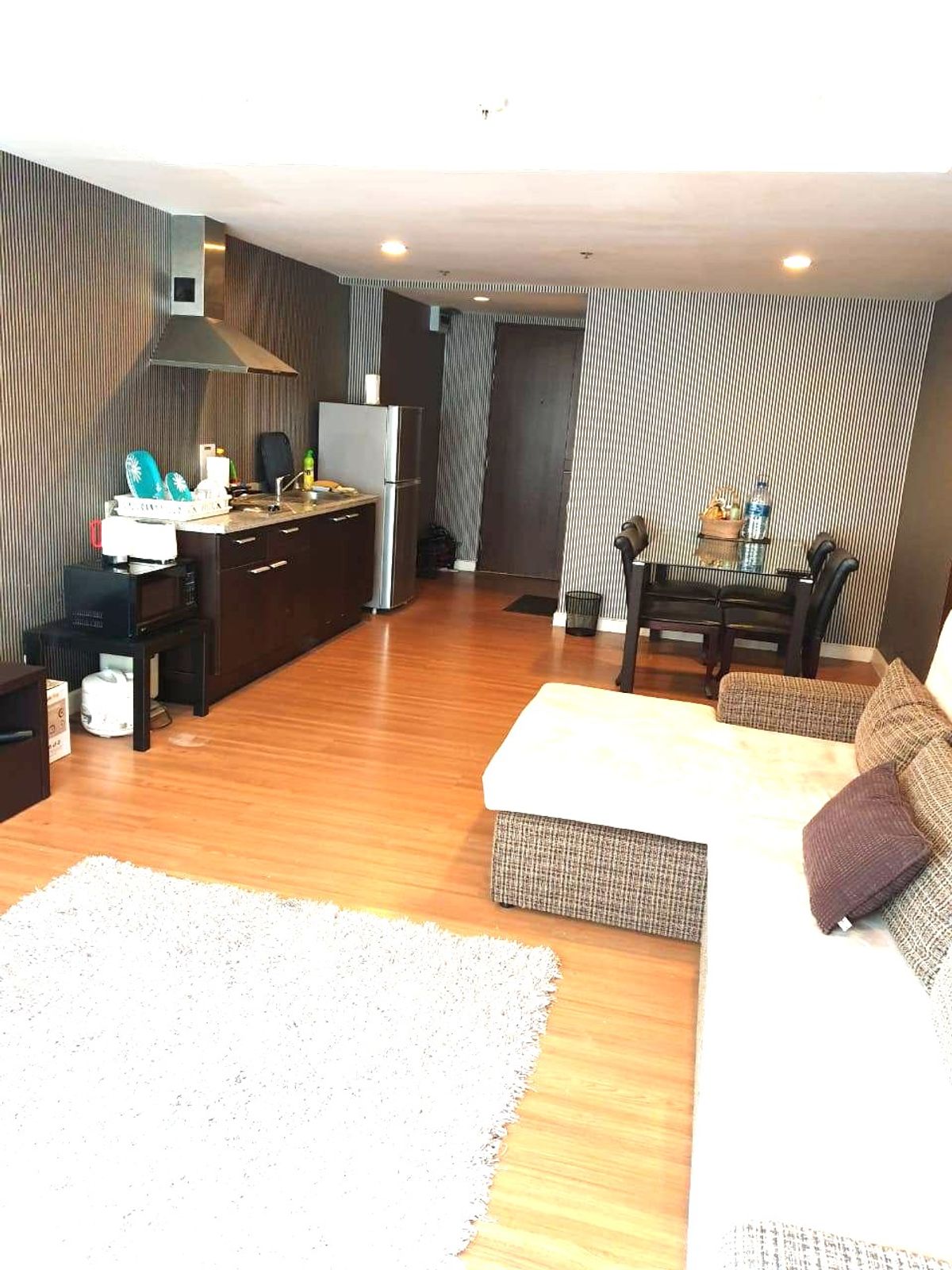 ขายคอนโดนานา : ขายด่วน 1 bed 2 bath 78sqm at Trendy Sukhumvit 13 
